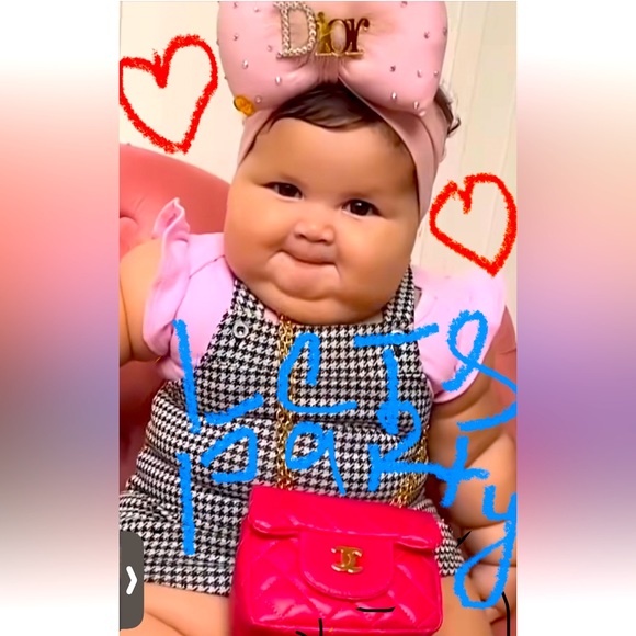 Lux Handbags - Going live12ст Share show please join me let’s make a sale let’s have a fun time